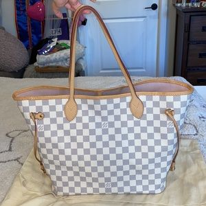 Louis Vuitton Neverfull MM in Damier Azur w rose ballerine lining interior